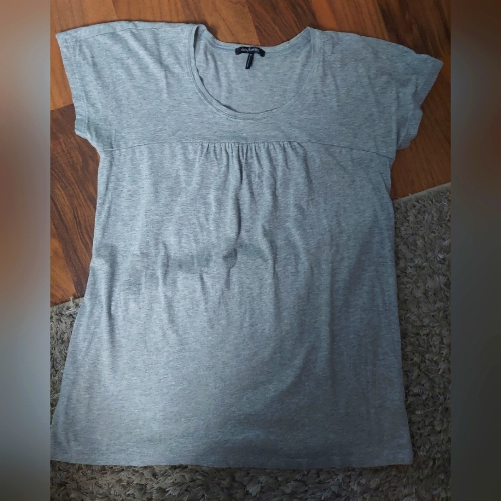 Daisy Fuentes Short sleeve tee